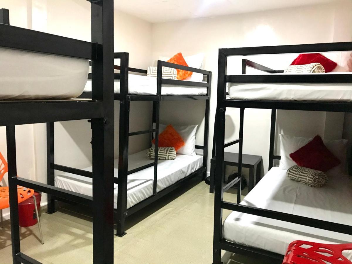 Halfway House Hostel Mactan Cebu Airport Lapu-Lapu City Exteriör bild