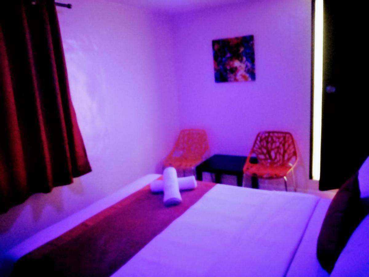 Halfway House Hostel Mactan Cebu Airport Lapu-Lapu City Exteriör bild