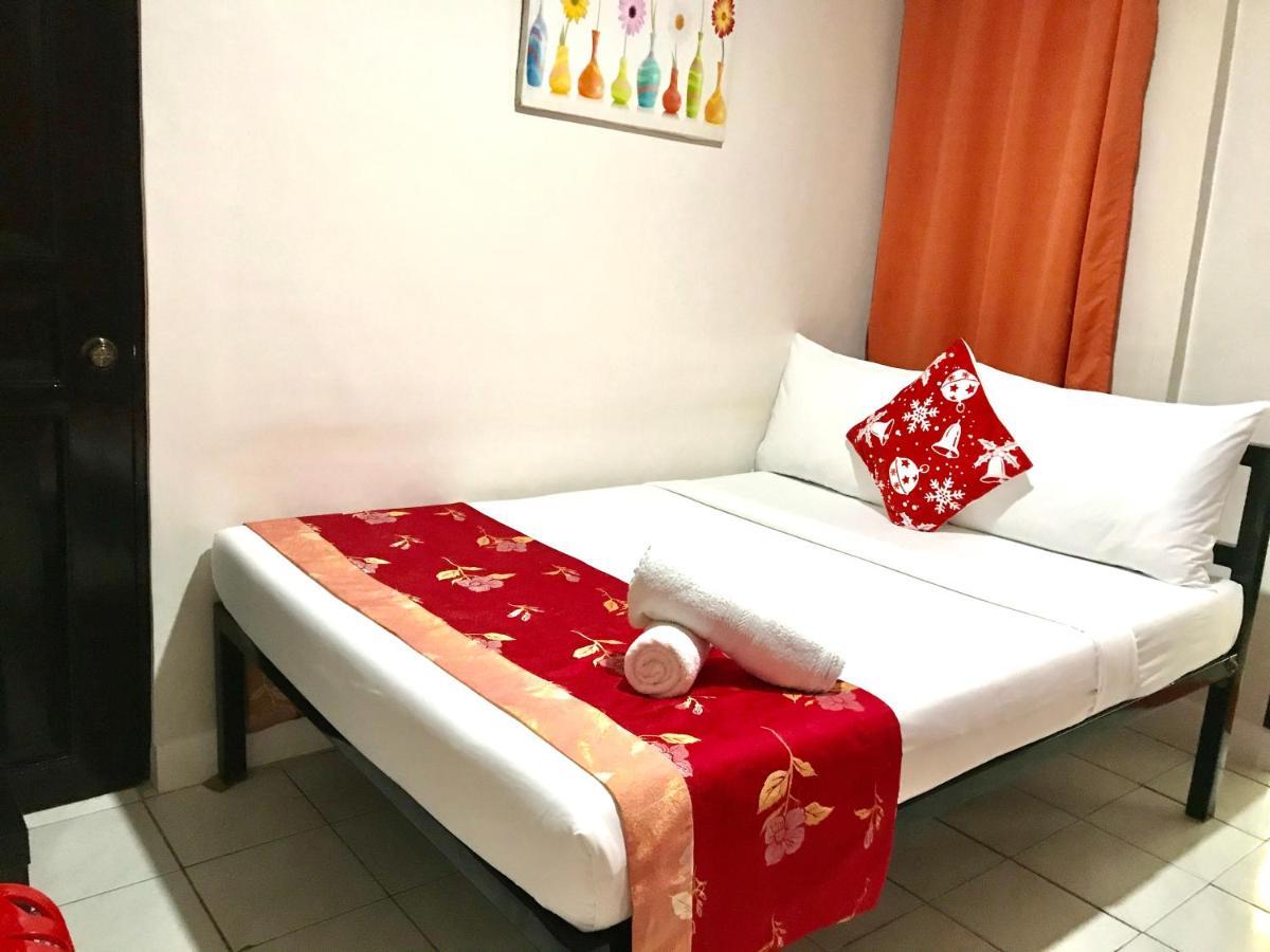 Halfway House Hostel Mactan Cebu Airport Lapu-Lapu City Exteriör bild
