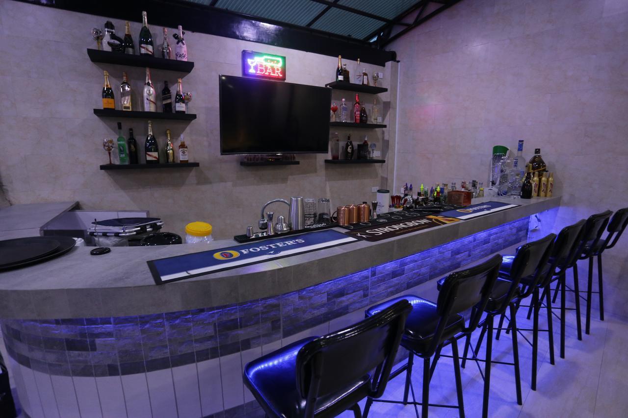 Halfway House Hostel Mactan Cebu Airport Lapu-Lapu City Exteriör bild