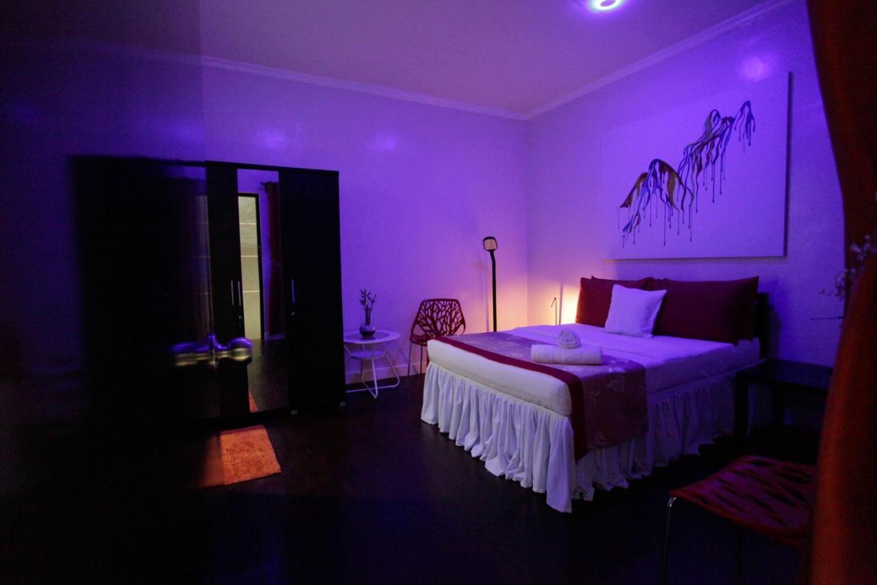 Halfway House Hostel Mactan Cebu Airport Lapu-Lapu City Exteriör bild