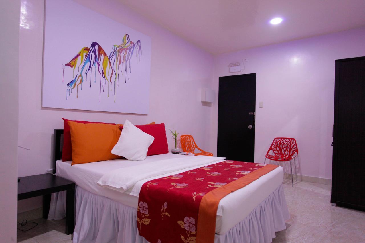 Halfway House Hostel Mactan Cebu Airport Lapu-Lapu City Exteriör bild