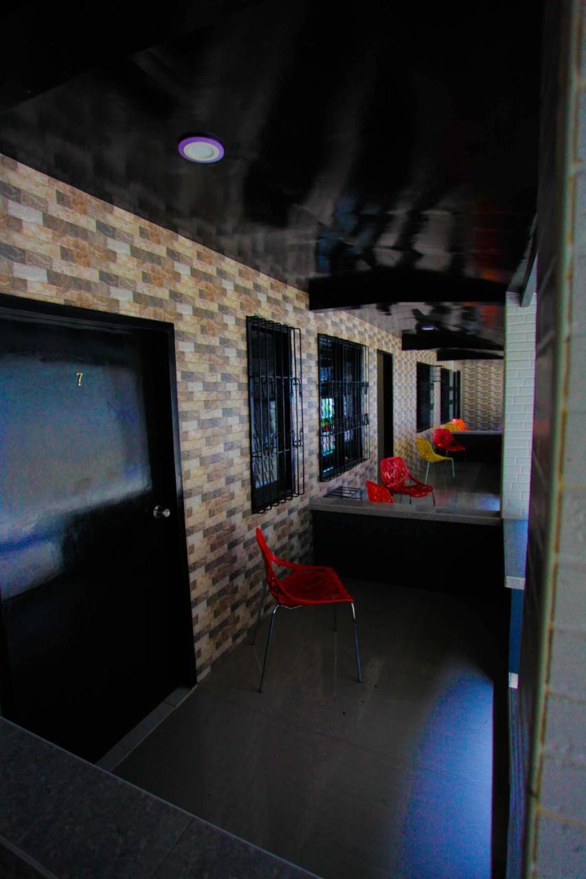 Halfway House Hostel Mactan Cebu Airport Lapu-Lapu City Exteriör bild