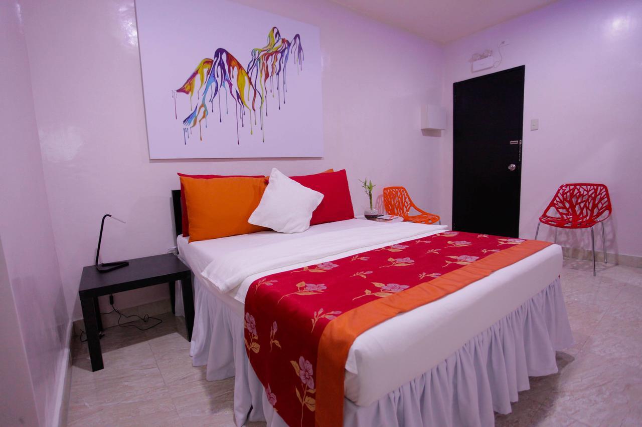 Halfway House Hostel Mactan Cebu Airport Lapu-Lapu City Exteriör bild